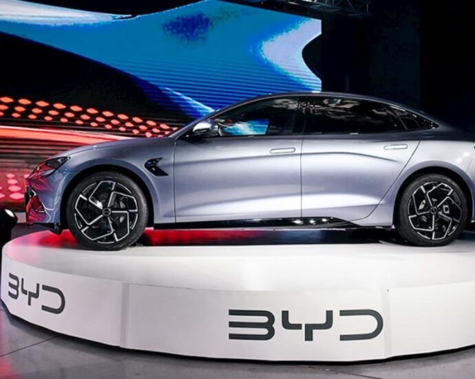 byd-q1-ev-sales-top-300,000,-but-is-it-enough-to-maintain-a-lead-over-tesla-?