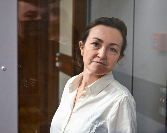 russian-court-extends-detention-of-journalist-alsu-kurmasheva-until-june