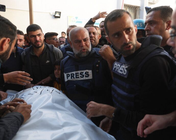 watching-the-watchdogs:-israel’s-attacks-on-journalists-are-backfiring
