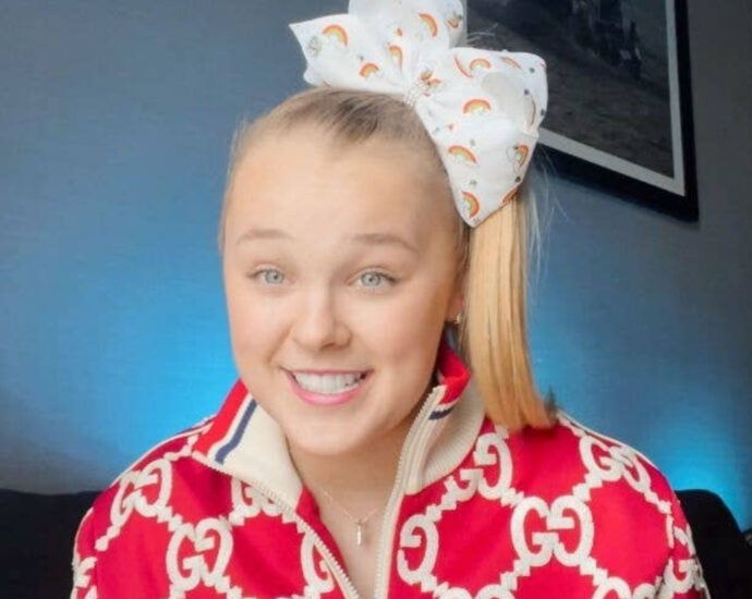 people-are-completely-shocked-(and-confused)-by-jojo-siwa’s-“bad-girl”-rebrand