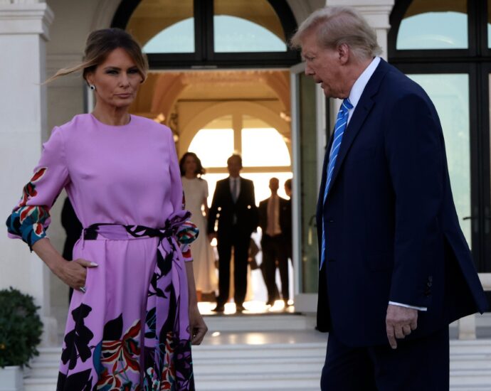 the-internet-is-having-a-blast-with-these-photos-of-melania-the-traitor-looking-peeved-at-a-fundraiser
