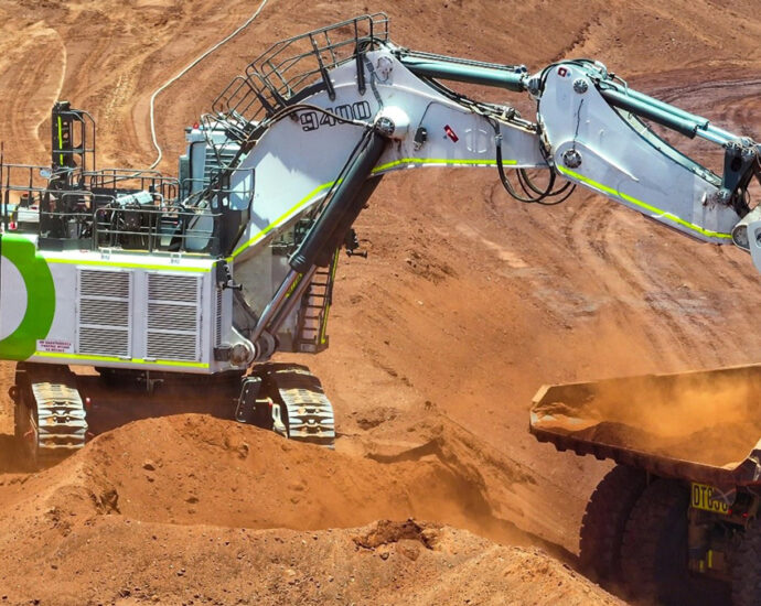 fortescue’s-electric-excavator-outperforms-its-diesel-counterpart