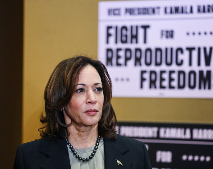 white-house-says-kamala-harris-will-travel-to-arizona-after-state-supreme-court-abortion-ban-ruling