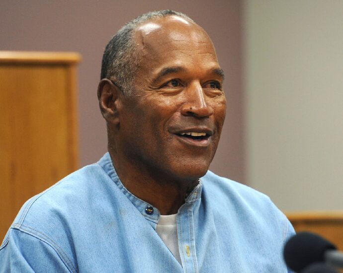 oj-simpson,-former-us-football-star-acquitted-of-murder,-dies-aged-76