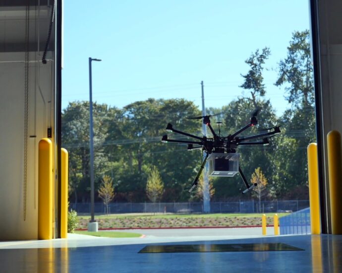 it-biz-trials-gadget-deliveries-by-drone-to-sidestep-traffic-and-emissions