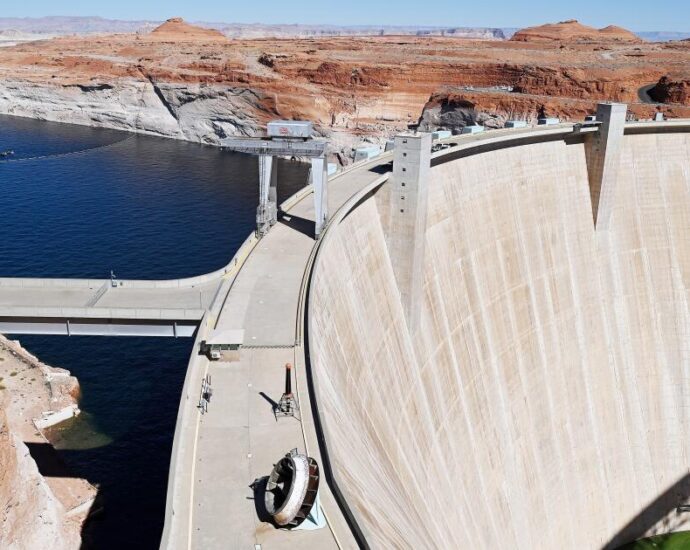 damage-found-inside-glen-canyon-dam-increases-water-risks-on-the-colorado-river