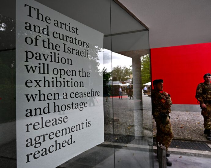 israel-artist-says-venice-biennale-pavilion-won’t-open-until-gaza-ceasefire