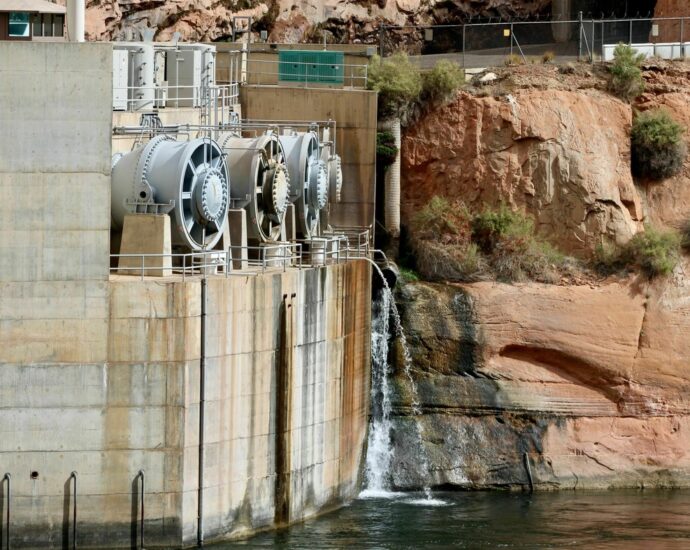 damage-at-glen-canyon-dam-has-colorado-river-users-concerned