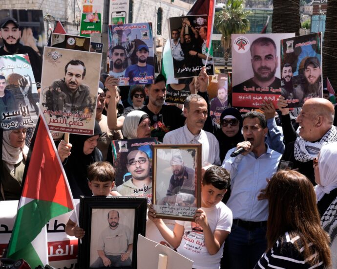 palestinian-prisoners’-day-marked-amid-growing-number-of-detentions