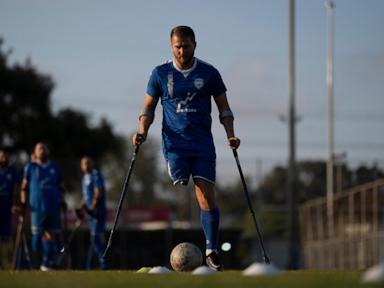 soldiers-who-lost-limbs-in-gaza-fighting-are-finding-healing-on-israel’s-amputee-soccer-team