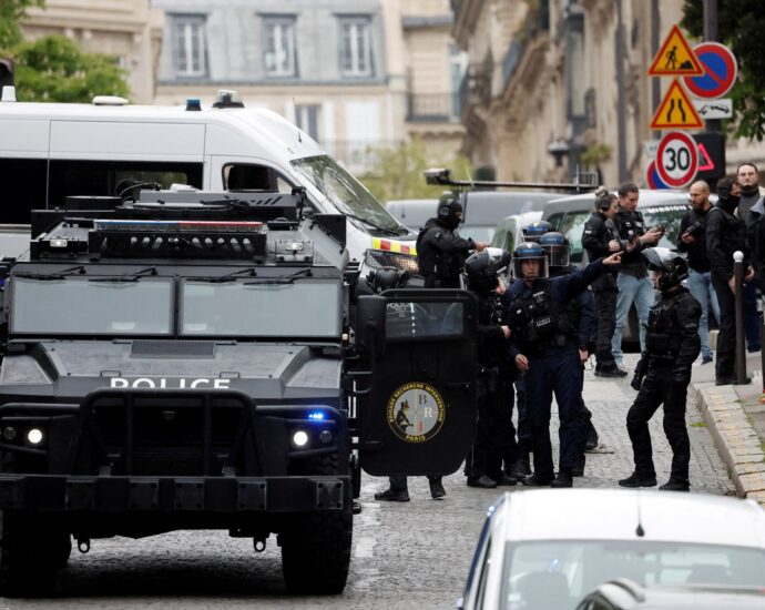 man-detained-in-france-after-bomb-threat-at-iran-consulate