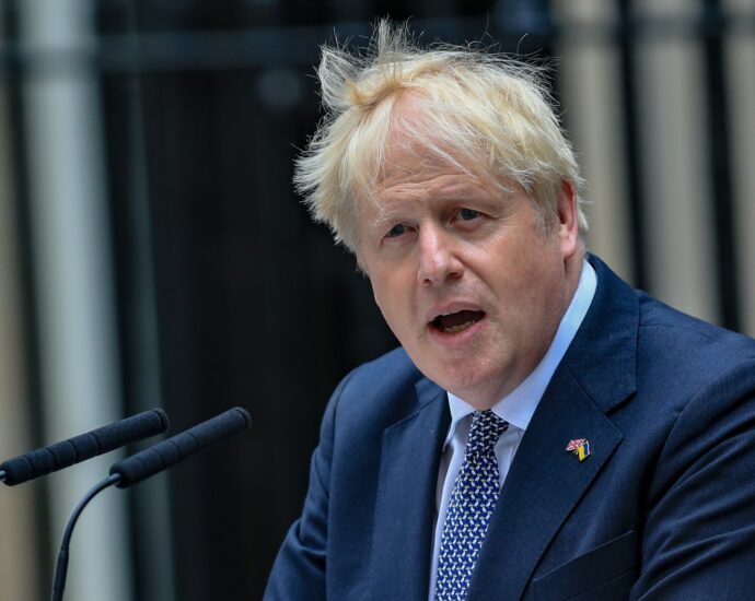 boris-johnson-couldn’t-cast-vote-without-photo-id,-due-to-his-own-election-integrity-law