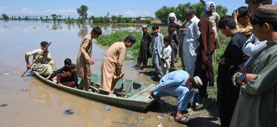 pakistan-records-‘wettest-april’-in-more-than-60-years