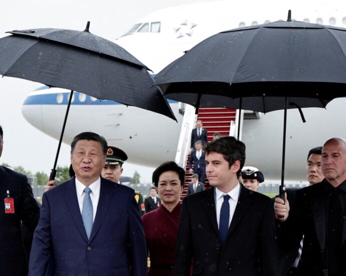 xi-jinping-begins-first-european-tour-in-five-years-in-france