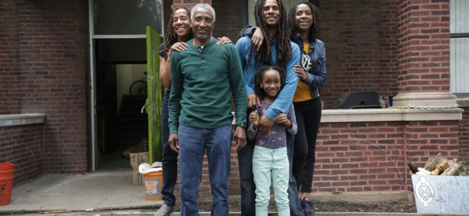 growing-together:-a-former-move-family-reunites-after-prison-in-the-us