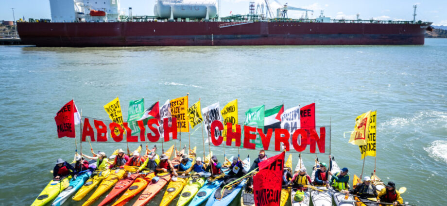 climate-justice-groups-confront-chevron-on-san-francisco-bay