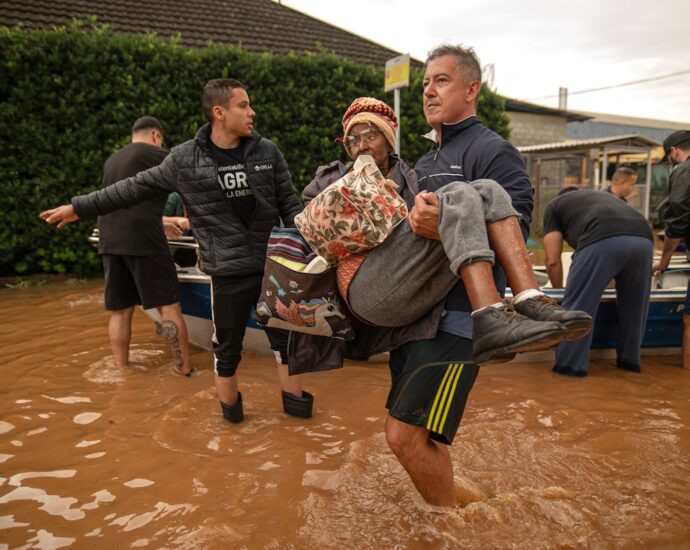 in-photos:-at-least-83-dead-as-historic-flooding-hits-southern-brazil
