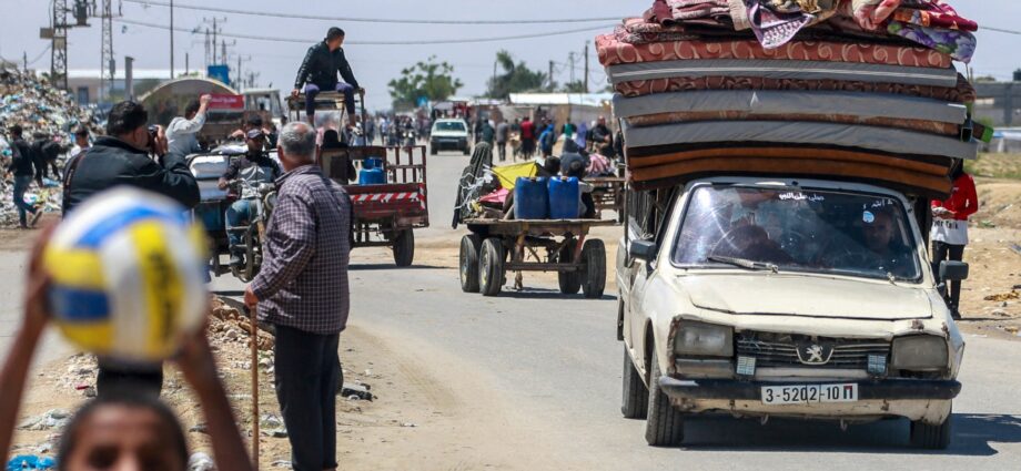 israel-takes-control-of-rafah-crossing,-gaza’s-lifeline:-what’s-going-on?