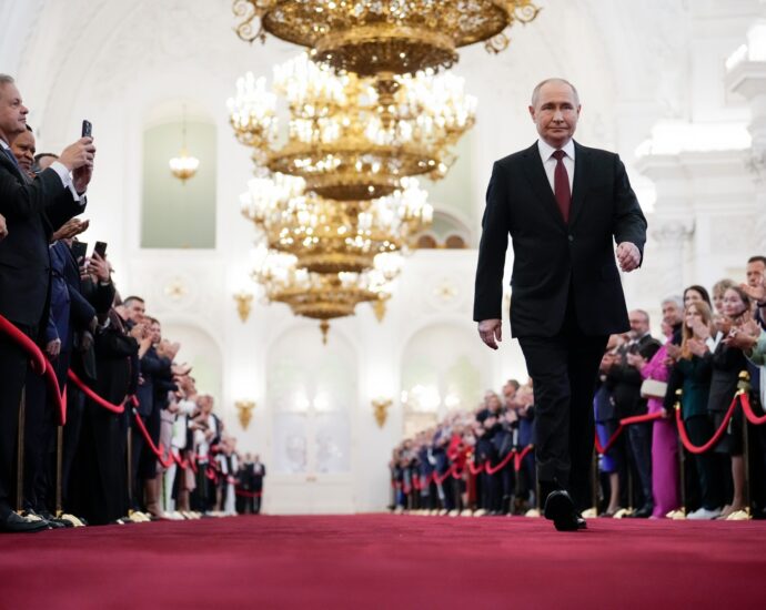 ‘together-we-will-win’:-putin-sworn-in-as-russia’s-president