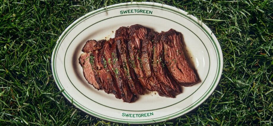 sweetgreen-is-introducing-steak.-what-about-its-climate-goals?