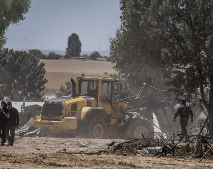 israel-demolishes-nearly-50-bedouin-homes-in-negev-region