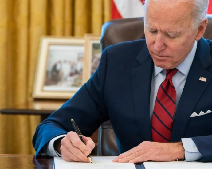 biden-rumored-to-announce-quadrupling-of-tariffs-on-chinese-evs,-up-to-100%