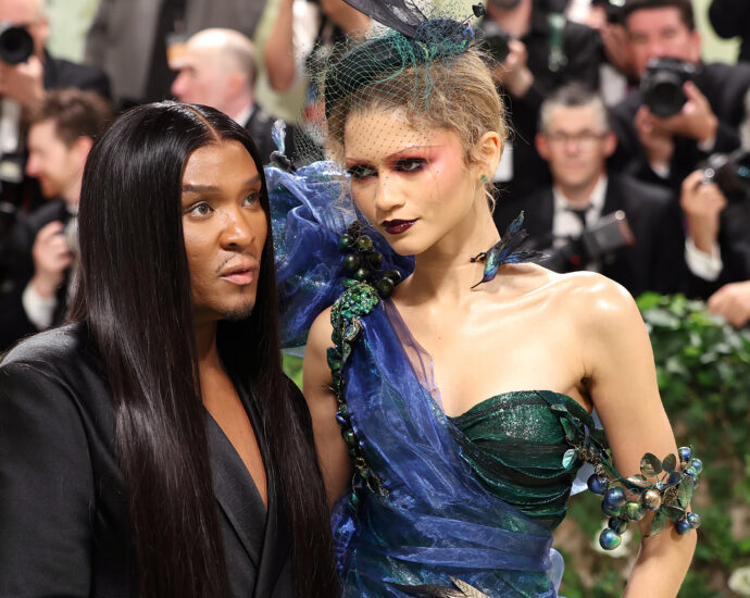 “if-you-say-no,-it’ll-be-a-no-forever:”-law-roach-named-the-luxury-designers-that-zendaya-never-wears-because-they-refused-to-dress-her-at-the-start-of-her-career