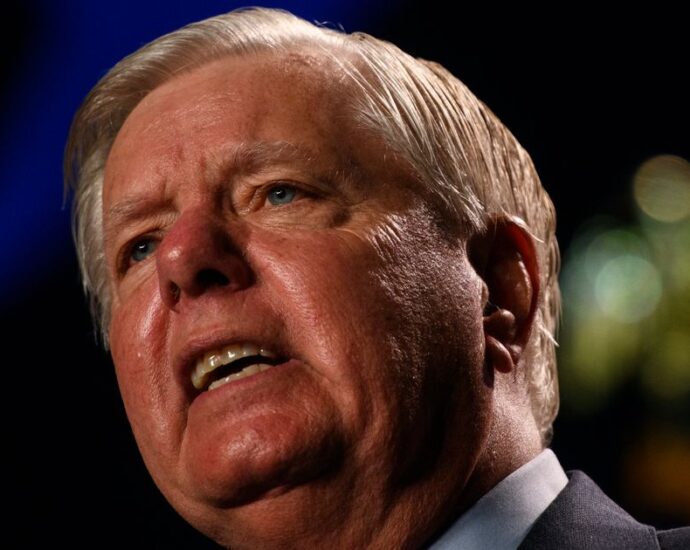 ‘they-can’t-afford-to-lose’:-sen.-graham-livid-over-biden’s-threat-to-withhold-aid-to-israel