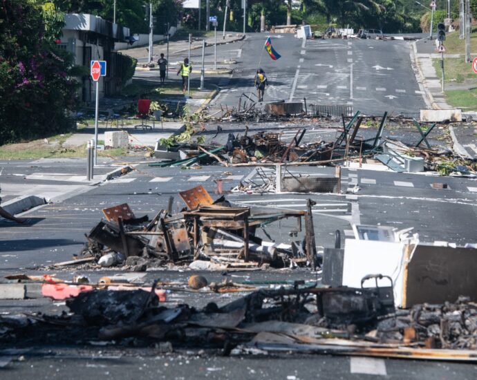 violent-protests-rage-in-new-caledonia-amid-growing-civil-unrest