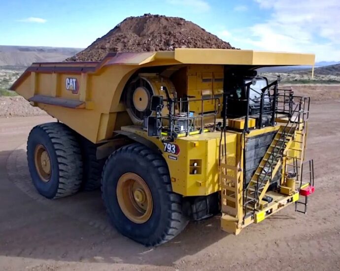caterpillar-is-putting-massive-240-ton-electric-haul-truck-to-work-in-vale-mine