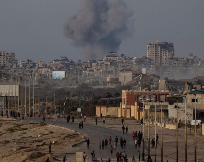 un-says-800,000-people-have-fled-rafah-as-israel-kills-dozens-in-gaza