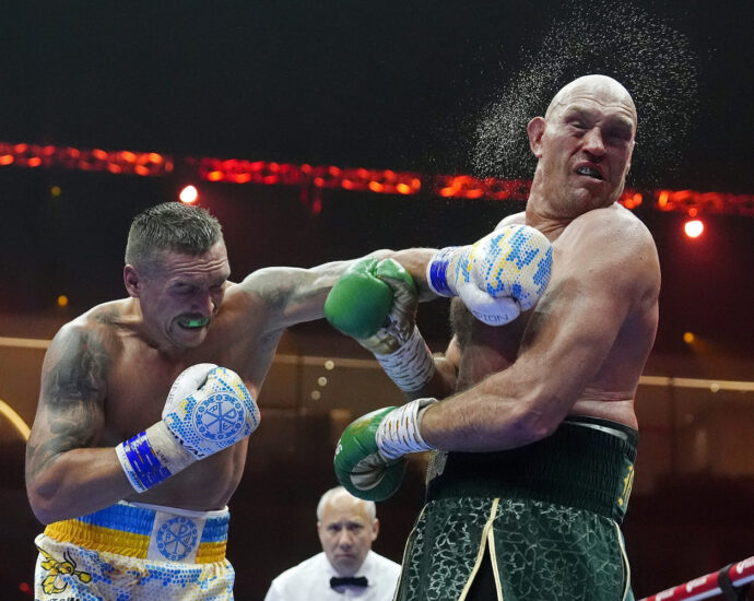 oleksandr-usyk-beats-tyson-fury-by-split-decision-to-become-the-undisputed-heavyweight-champion