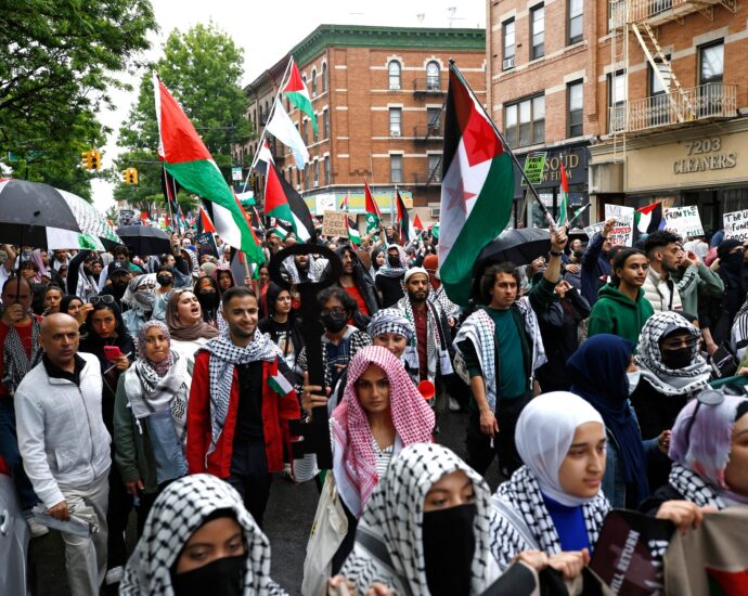 new-york-police-violently-arrest-pro-palestine-protesters-marking-nakba