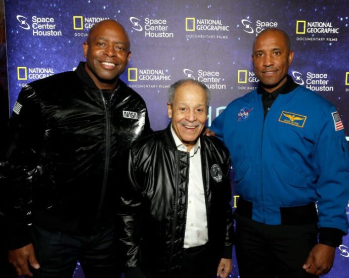 america’s-first-black-astronaut-candidate-finally-goes-to-space-60-years-later-on-bezos-rocket