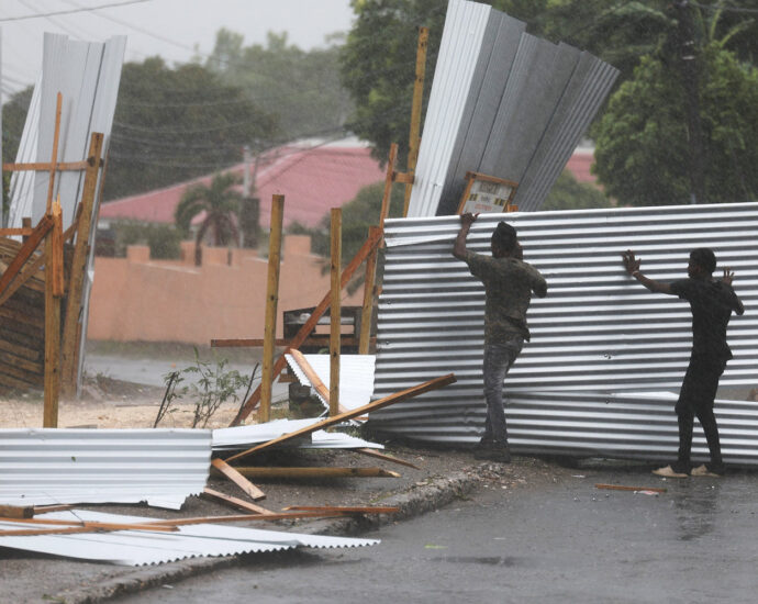 hurricane-beryl-leaves-trail-of-destruction-in-jamaica-as-mexico-prepares-for-impact