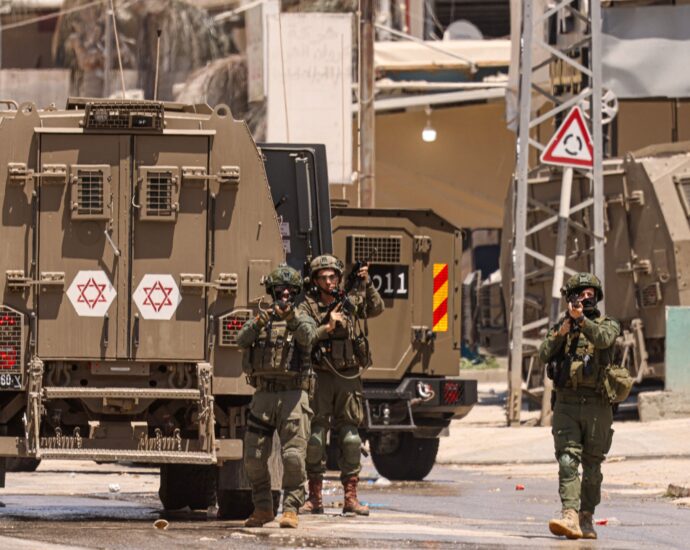 how-deep-is-the-divide-between-israel’s-military-and-its-government?