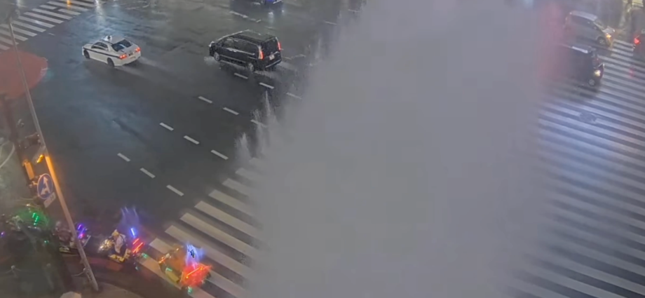 water-erupts-from-manhole-during-heavy-rain-in-tokyo