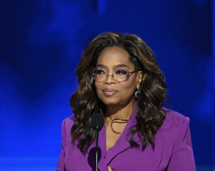 watch:-oprah-winfrey-addresses-the-democratic-national-convention