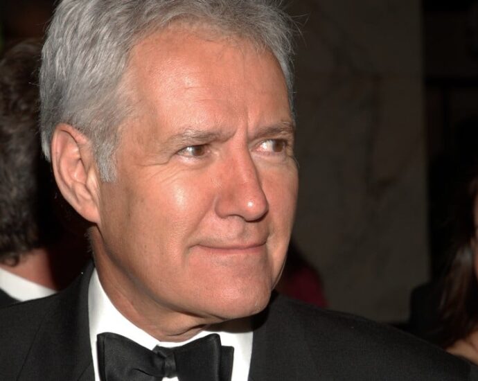 the-unforgettable-vintage-photo-of-alex-trebek-in-a-jock-strap