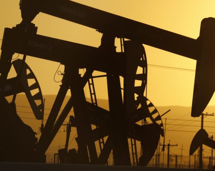 california-lawmaker-warns-of-‘financial-catastrophe’-if-oil-well-rules-aren’t-enforced