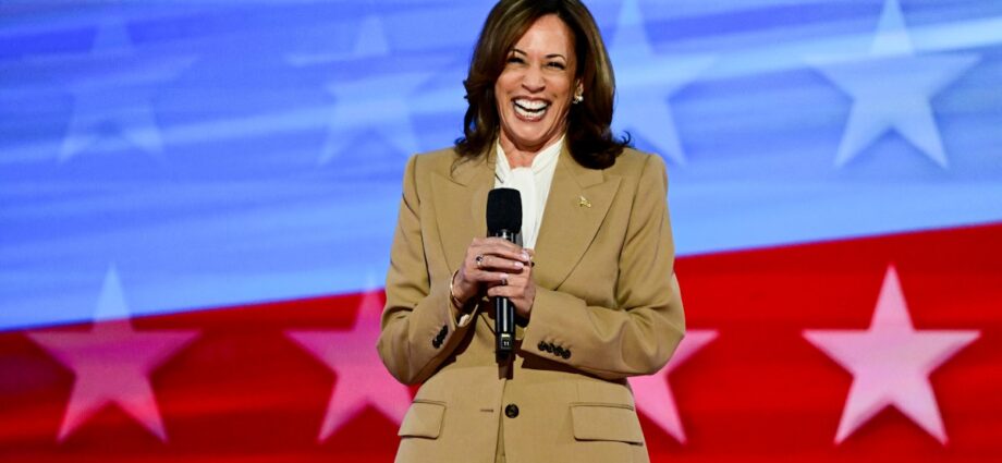 how-kamala-wins:-inside-the-clever-strategy-causing-the-traitor-to-unravel