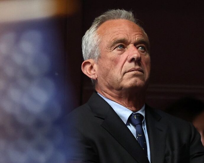 robert-f-kennedy-jr.-is-‘suspending’-presidential-campaign