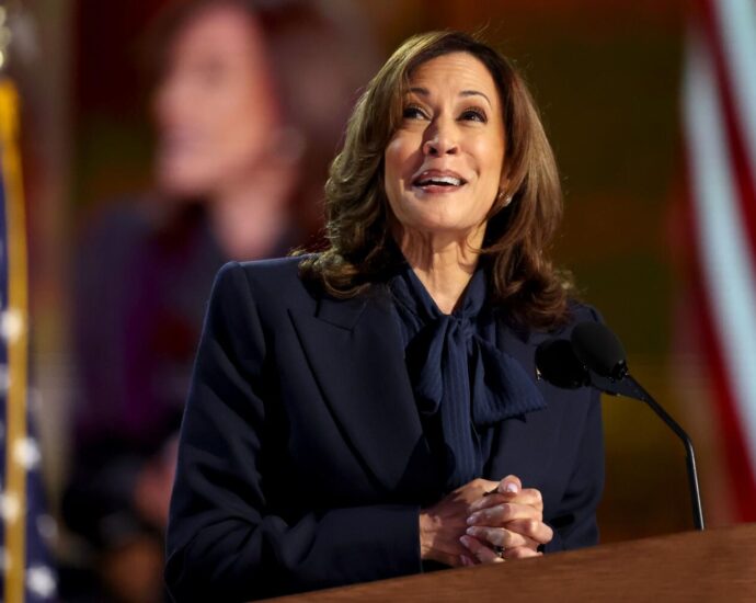 column:-kamala-harris-put-california-at-the-center-of-politics.-will-that-help-or-hurt-her?