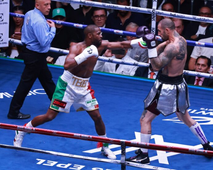 mayweather-dominates-gotti-again-in-mexico-city-exhibition-boxing-rematch