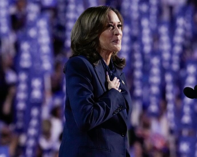 harris-campaign-says-it’s-raised-$540m,-sees-surge-of-donations-during-dnc