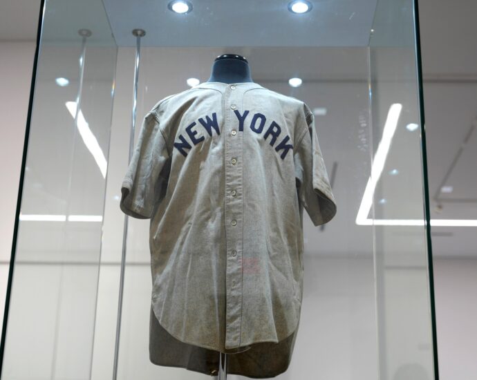 baseball-legend-babe-ruth’s-shirt-breaks-sports-memorabilia-auction-record