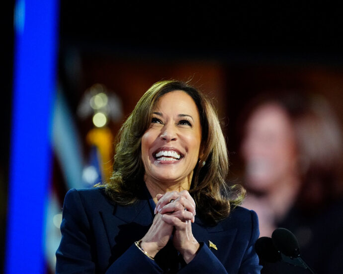 kamala-harris-brings-in-over-$540-million-in-donations,-breaking-fundraising-record,-campaign-says