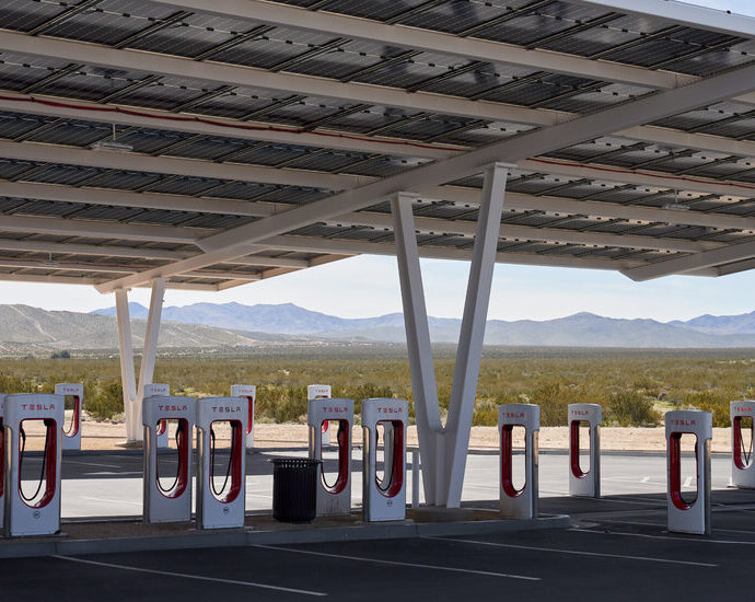 tesla-chargers-are-still-closed-to-most-electric-cars