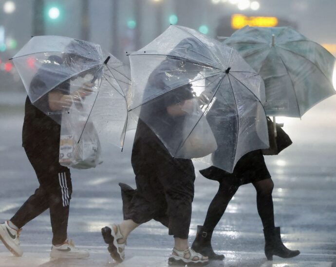 dozens-injured,-power-cut-as-typhoon-shanshan-hits-southern-japan