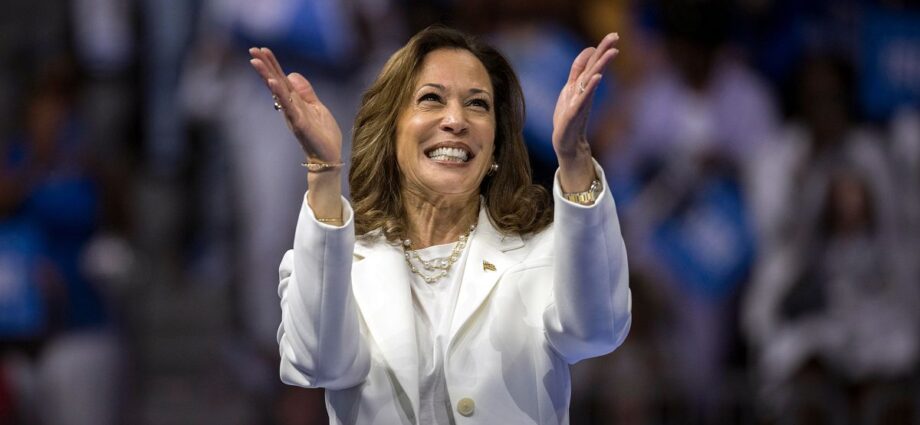 kamala-harris-says-she-would-have-a-republican-in-her-cabinet-in-first-post-nomination-interview